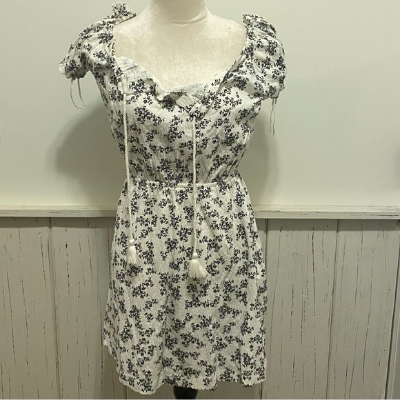 Roxy Medium White Lightweight Summer Dress Black Floral Pattern - Picture 3 of 14